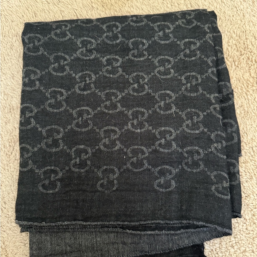 Gucci scarf
